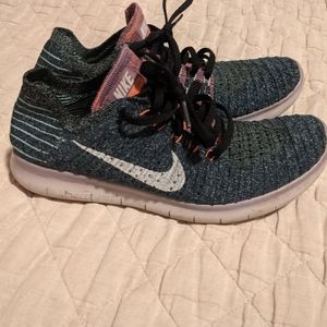 Nike Free Flyknit Running Shoes
